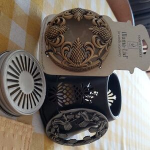 Yankee Candle Gold and Black Candle Holder Accent